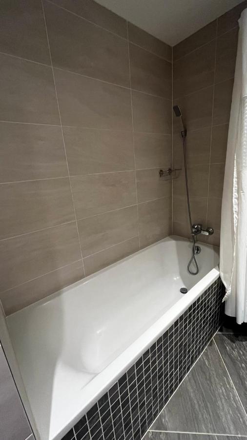 Residence Garden Tower S Balkonem, Garaz براغ المظهر الخارجي الصورة