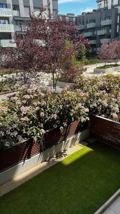 Residence Garden Tower S Balkonem, Garaz براغ المظهر الخارجي الصورة