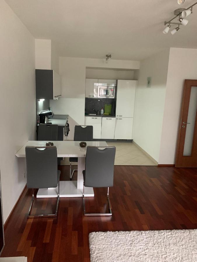 Residence Garden Tower S Balkonem, Garaz براغ المظهر الخارجي الصورة